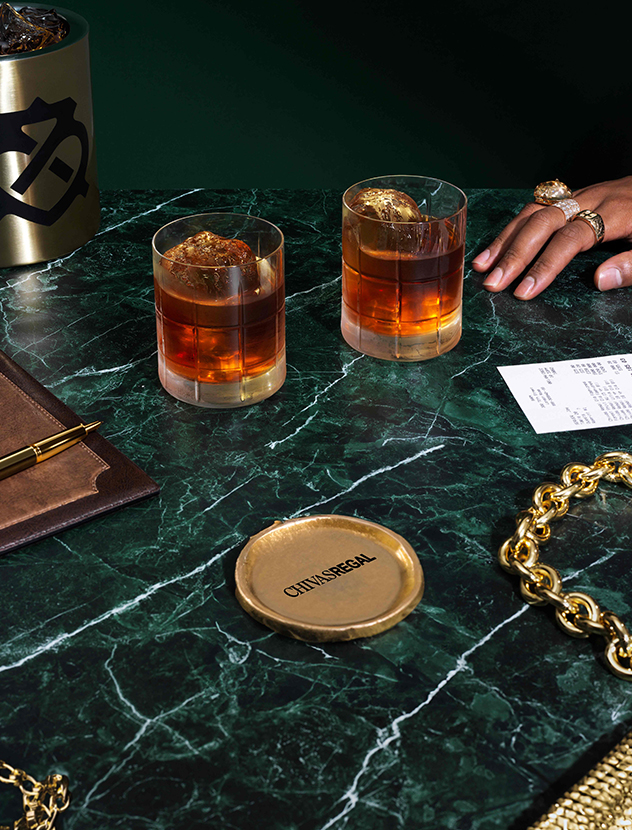Old Fashioned Cocktail Whisky Chivas Regal