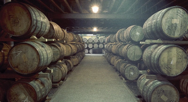 Mỗi dòng rượu Chivas sẽ được ủ trong những thùng gỗ sồi khác nhau.