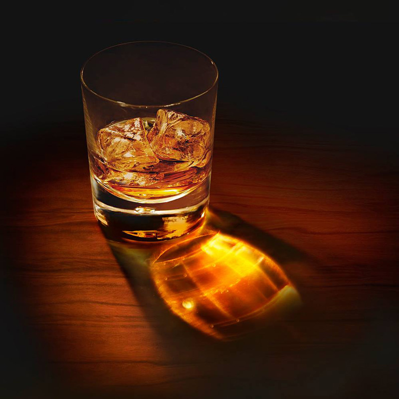 Đá thường có thể làm loãng rượu nhưng cũng có thể mở ra những hương vị độc đáo cho whisky.