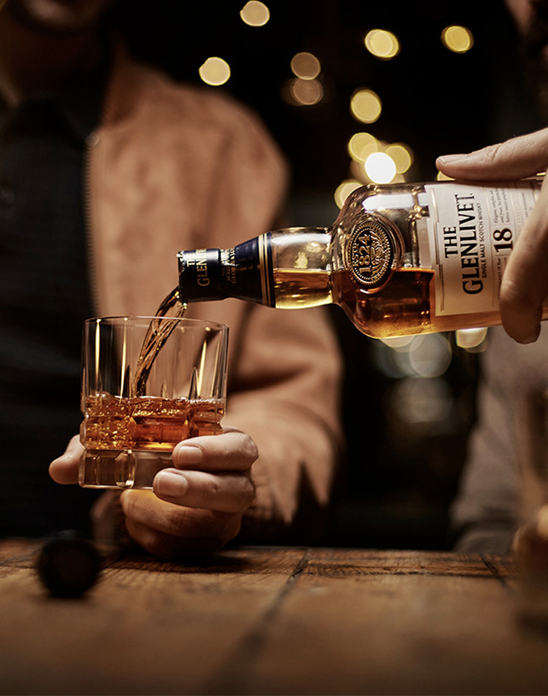 Ly Rock dùng trong uống rượu Whisky.