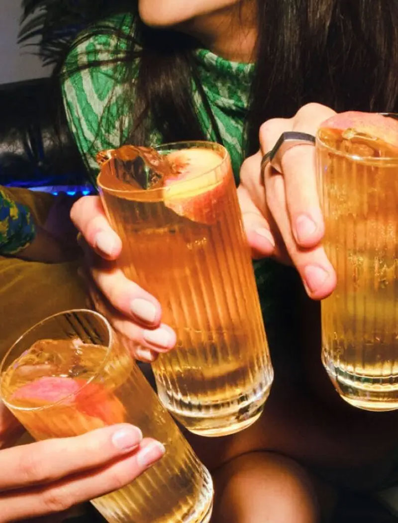 Whisky Nhật Bản pha trộn hoàn hảo với Soda và rượu mơ Umeshu.
