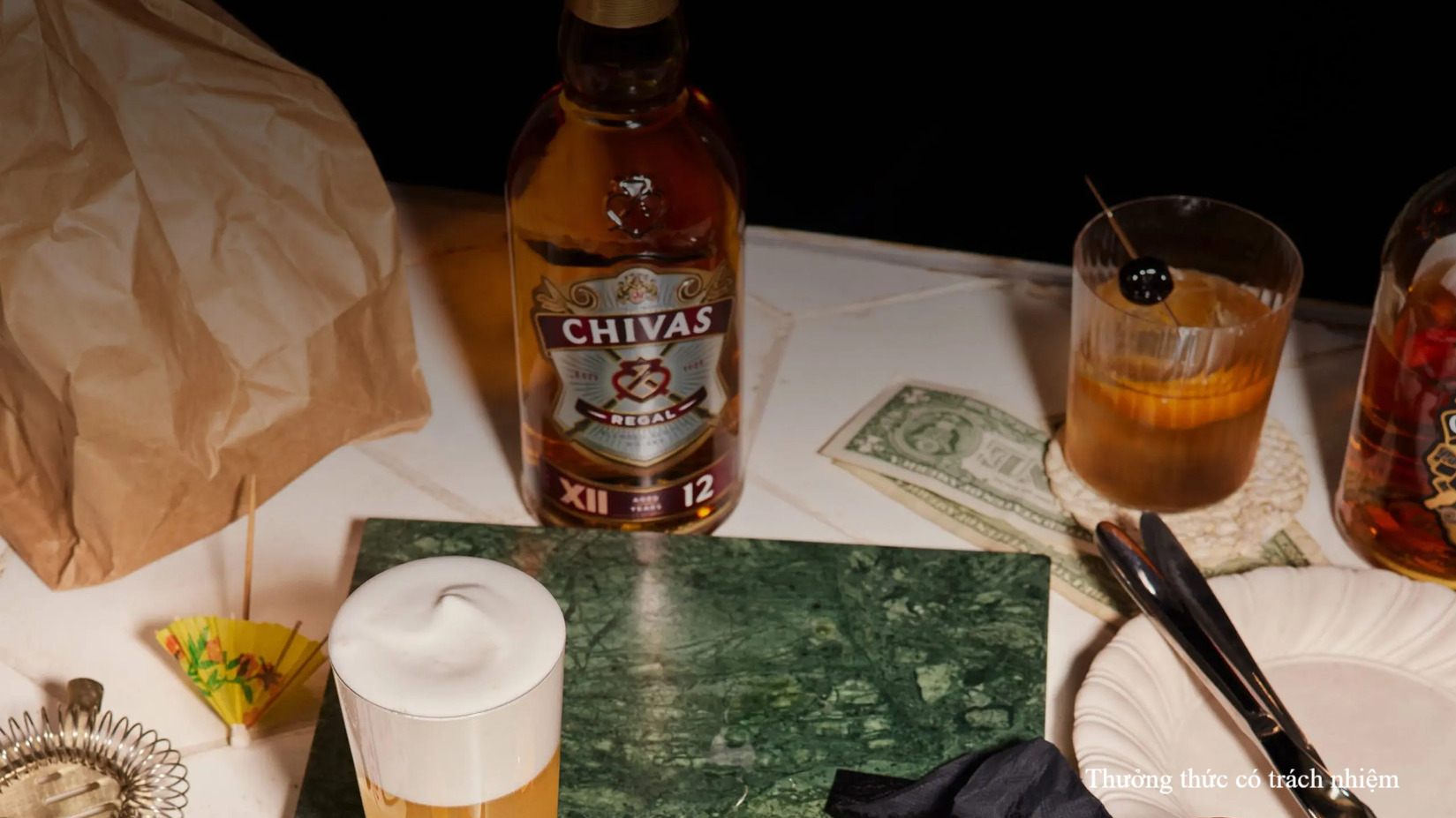 Rượu Whisky và Cognac đều có thể thưởng thức theo những cách tương tự nhau.