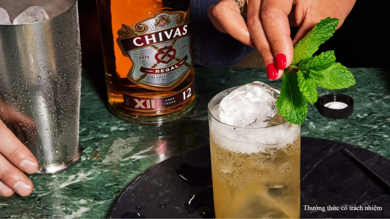 Whisky và Brandy đều có thể dùng để pha cocktail.