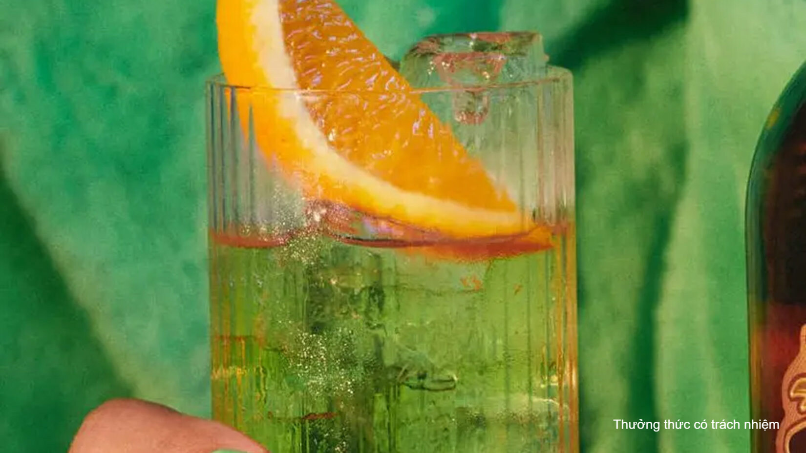 Công thức cocktail đơn giản mà hấp dẫn sử dụng Chivas Mizunara làm rượu nền.