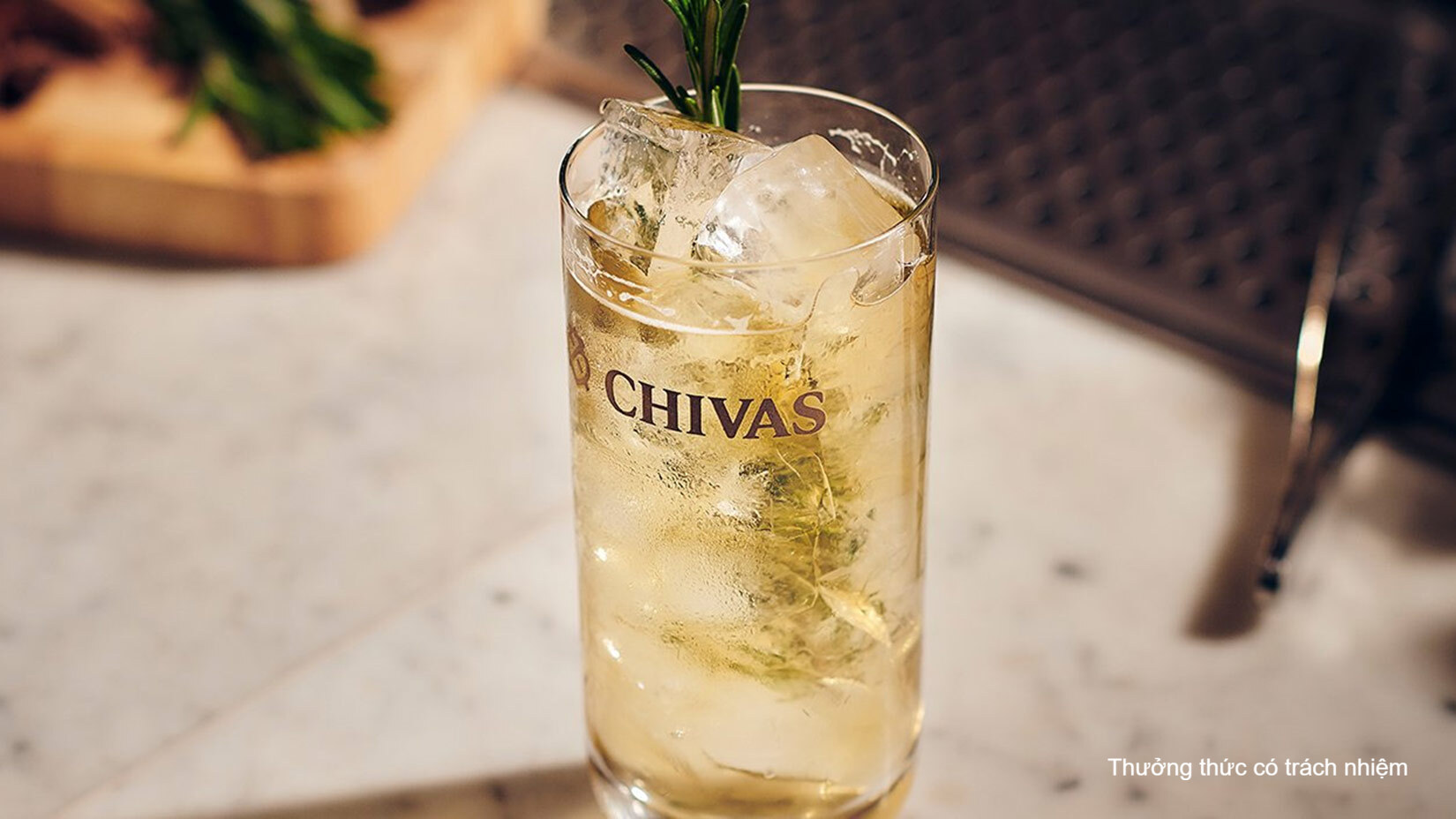Sử dụng ly Highball cho các công thức cocktail Highball sẽ làm trải nghiệm thưởng thức trọn vẹn hơn.