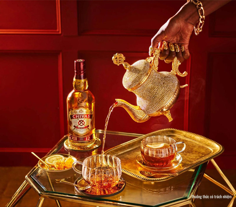 Chivas 12 là một trong những sản phẩm rượu Blended Whisky được ưa chuộng nhất của thương hiệu Chivas Regal.