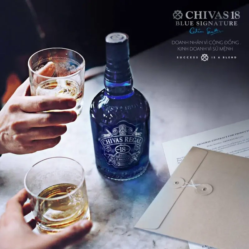 Chivas 18 Blue Signature là món quà hoàn hảo dành tặng đối tác, khách hàng.