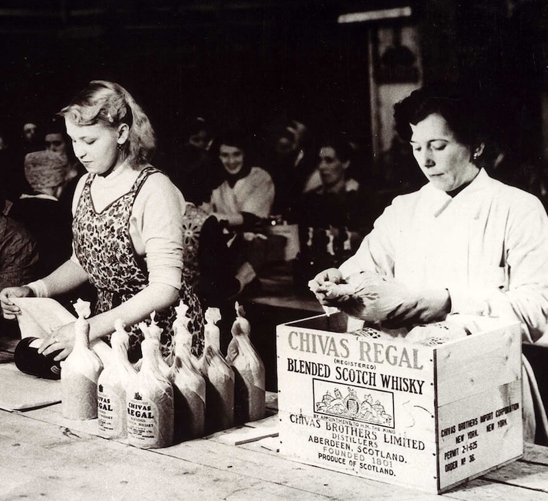 Chivas Regal ra mắt dòng rượu kinh điển Chivas 12 năm 1938