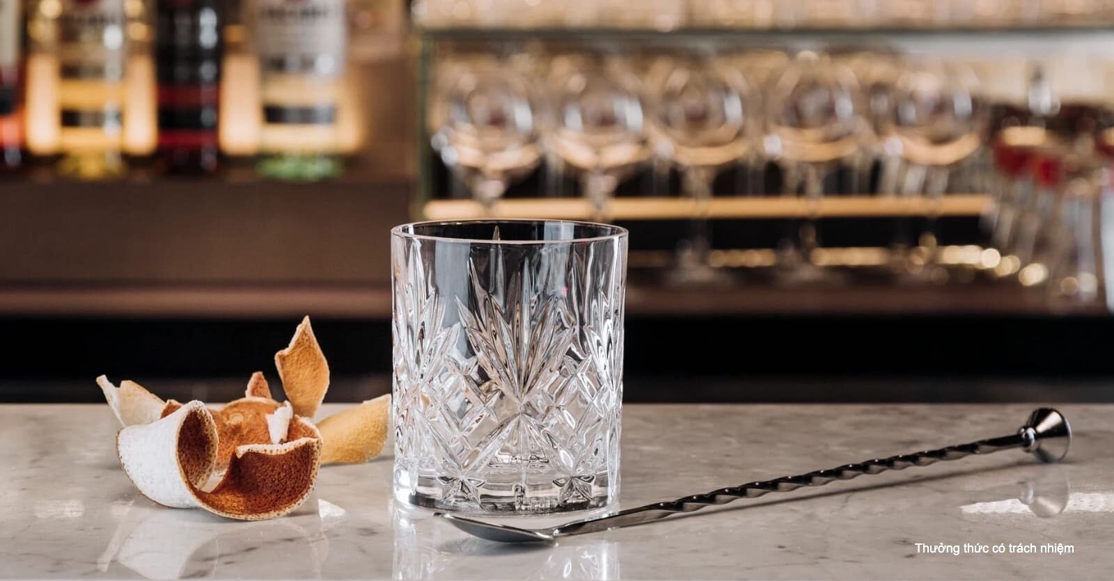 Ly Tumbler là loại ly uống rượu Whisky phổ biến nhất trên thế giới