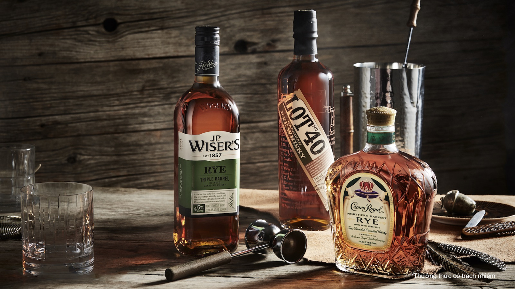 Rượu Whisky Canada chủ yếu là Whisky pha trộn với hương vị êm dịu, dễ uống.