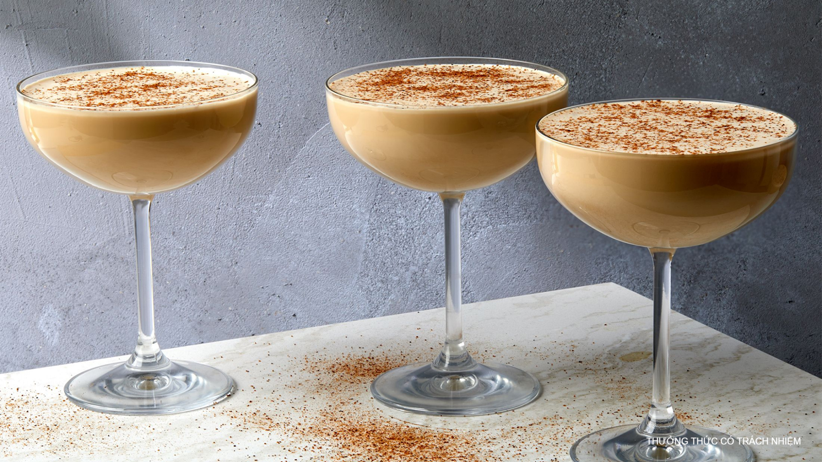 Brandy Alexander béo ngậy, ngọt ngào.