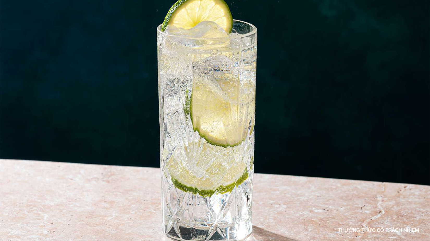 Gin Tonic cho những buổi gặp gỡ bạn bè thêm hứng khởi.