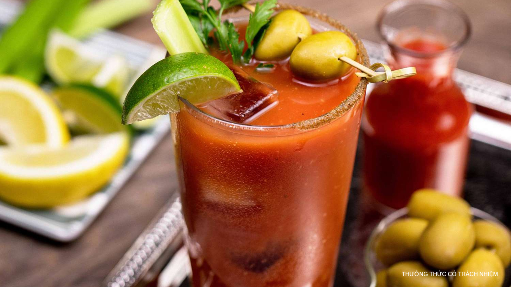 Kết hợp Vodka cùng nước ép cà chua và những loại sốt đặc biệt