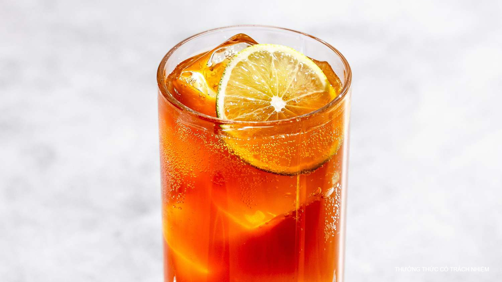 Ly cocktail đậm đà, cay nồng cho buổi tụ tập.