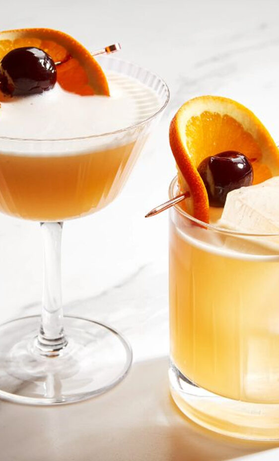 Cocktail Whisky Sour được các quý ông ưa chuộng nhờ hương vị đậm đà.