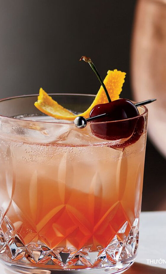 Old Fashioned cổ điển, đậm đà hương vị Whisky.